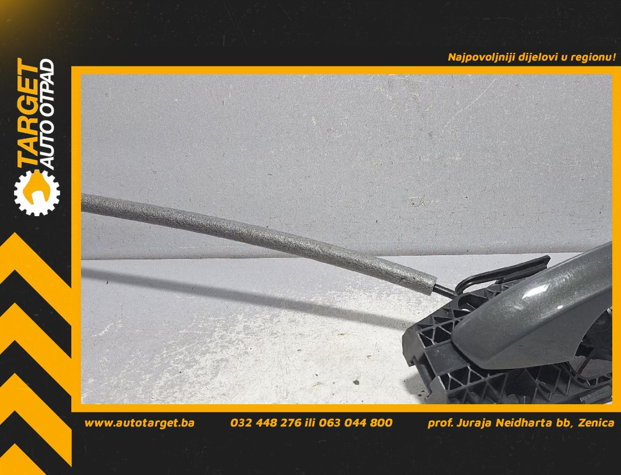 DIJELOVI RUCKA VRATA AUDI Q3 > 18- 2.0 8V0837885