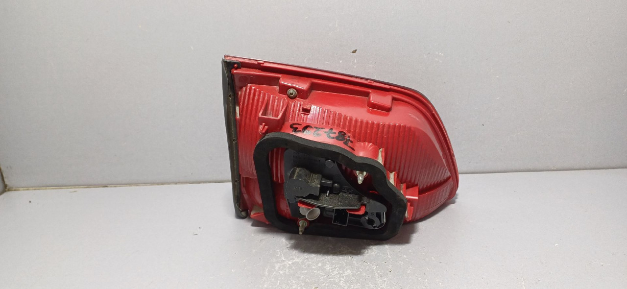 DIJELOVI STOP SVJETLO VW TOURAN > 10-15 1T0945094