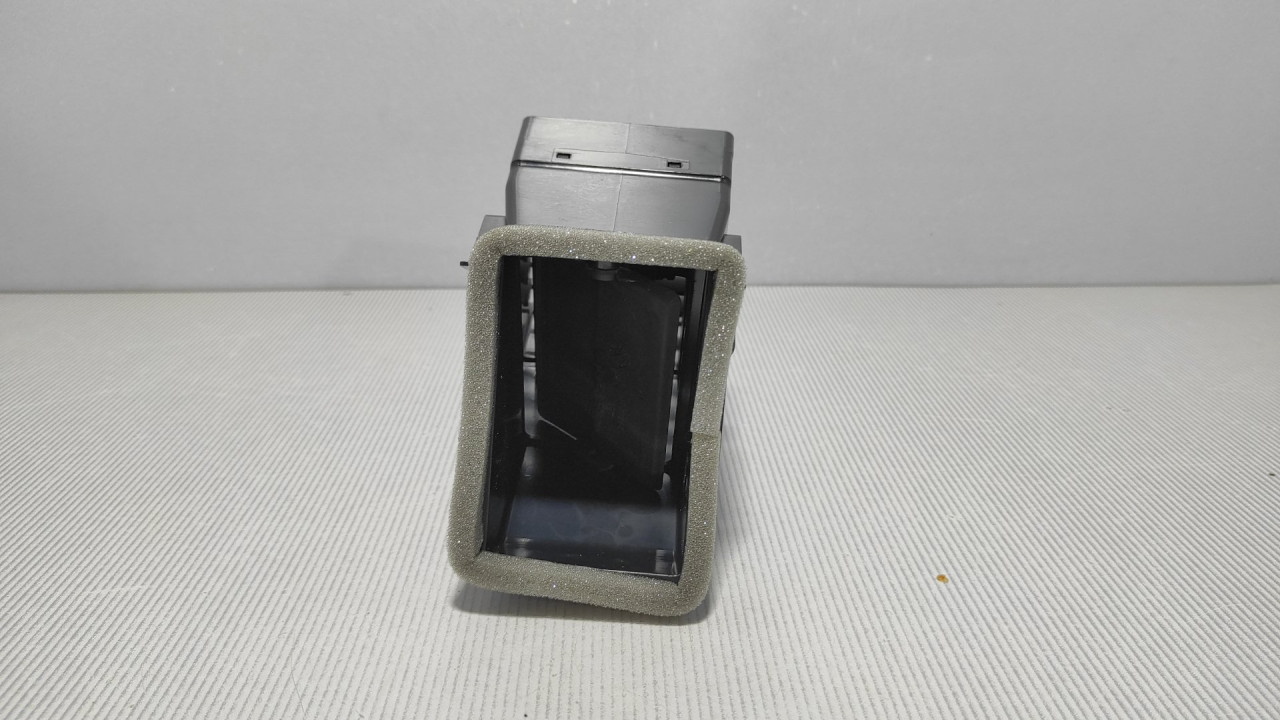 DIJELOVI RESETKA VENTILACIJE VW T5 > 03-09 7H0815706E