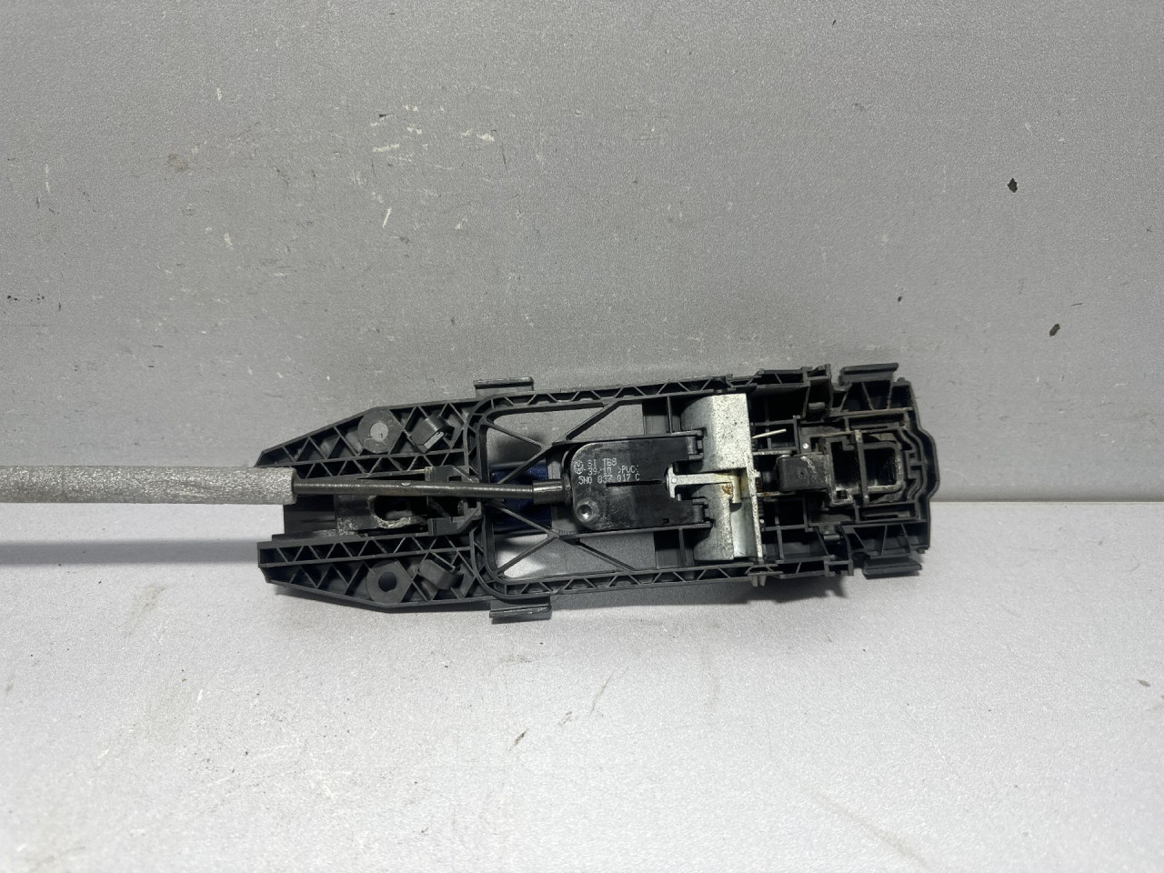 DIJELOVI RUCKA VRATA VW TIGUAN > 07-11 5N0837017C