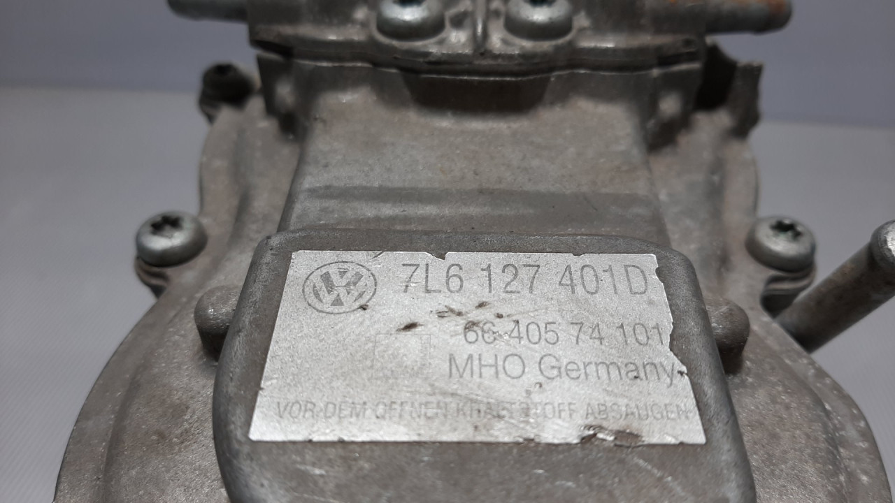 KUCISTE FILTERA ULJA VW TOUAREG > 02-06 7L6127401D
