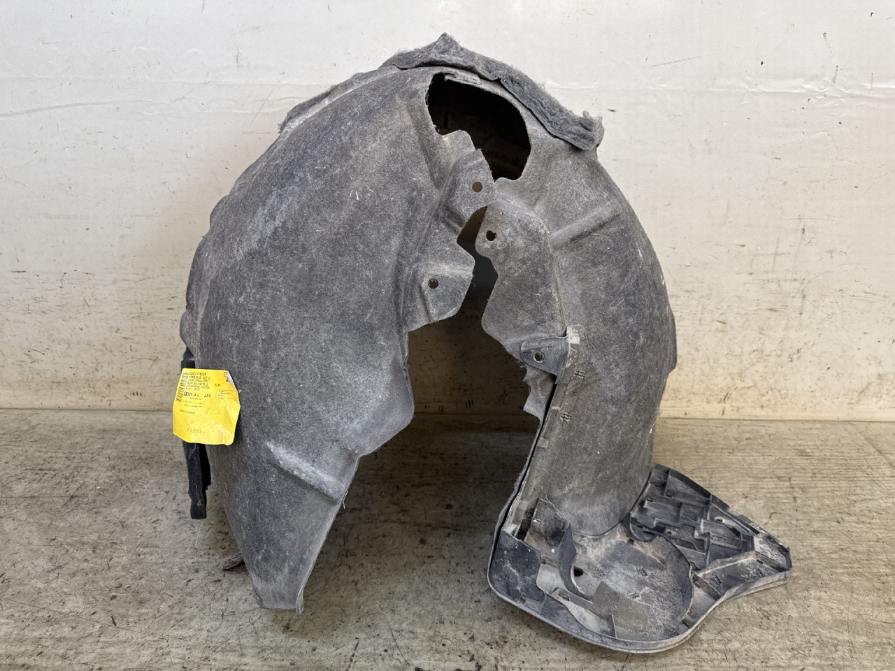 UNUTRASNJI BLATOBRAN AUDI Q8 > 18- 4M8810172J