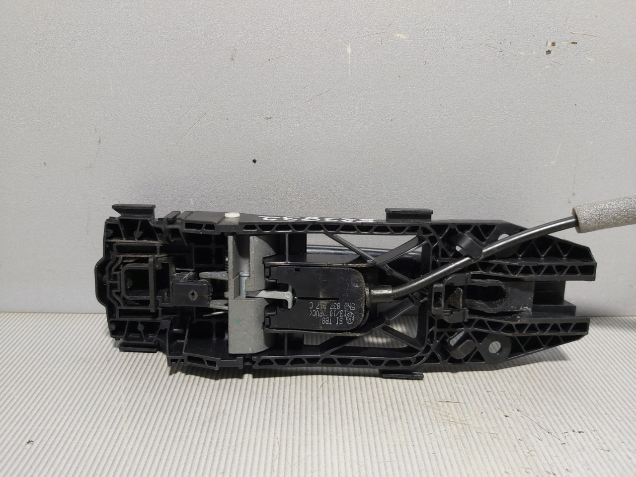 DIJELOVI RUCKA VRATA VW TIGUAN > 07-11 5N0837017C