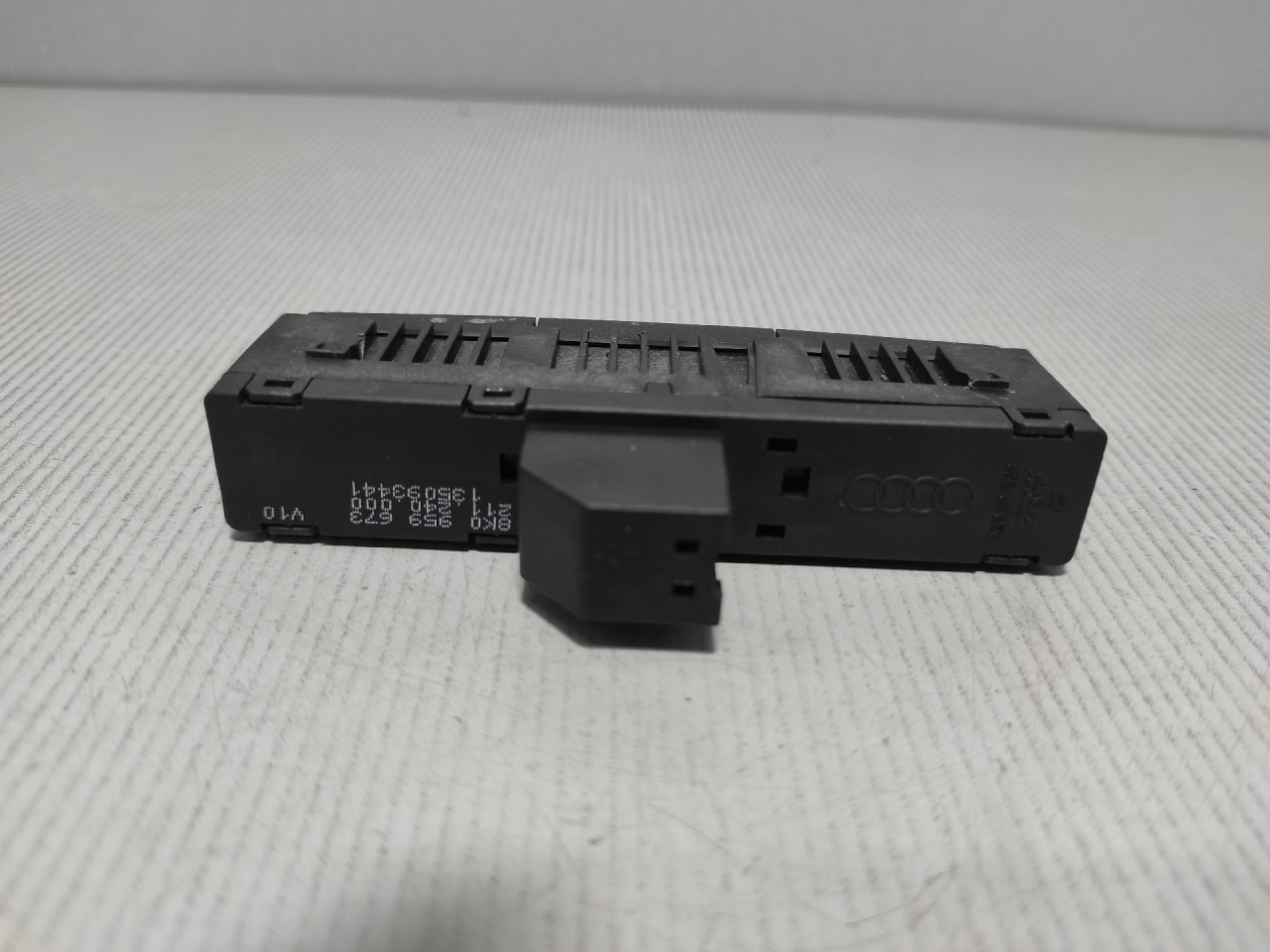 DIJELOVI PREKIDAC AUDI A4 (B8) > 07-11 8K0959673