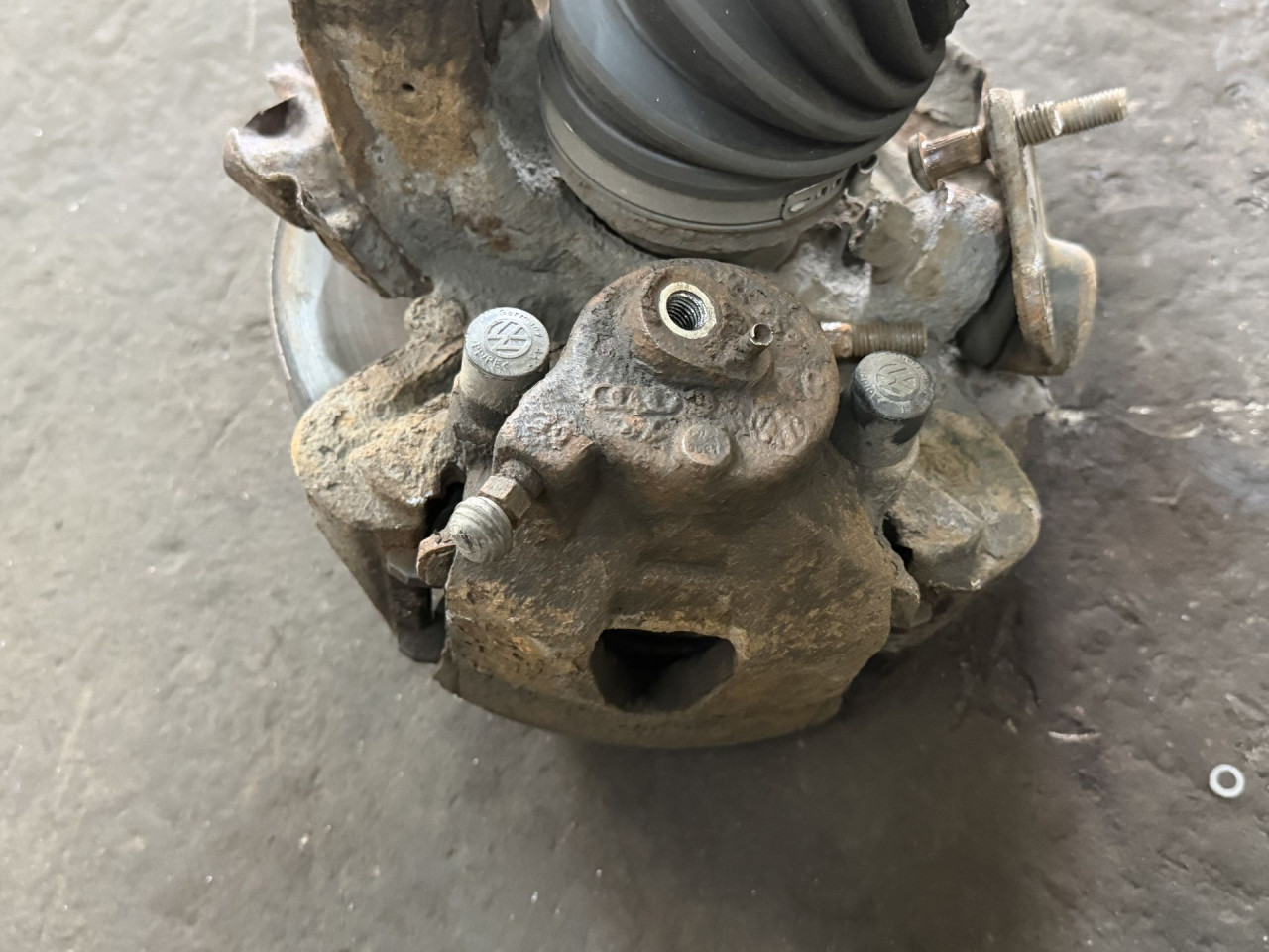 DIJELOVI KOCIONA KLJESTA VW POLO > 09-14 1.2 1K0615124D