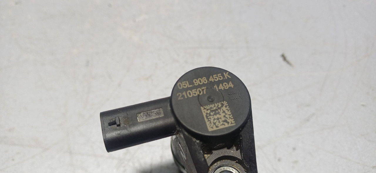 DIJELOVI SENZOR PRITISKA ULJA VW CADDY > 20- 2.0 05L906455K