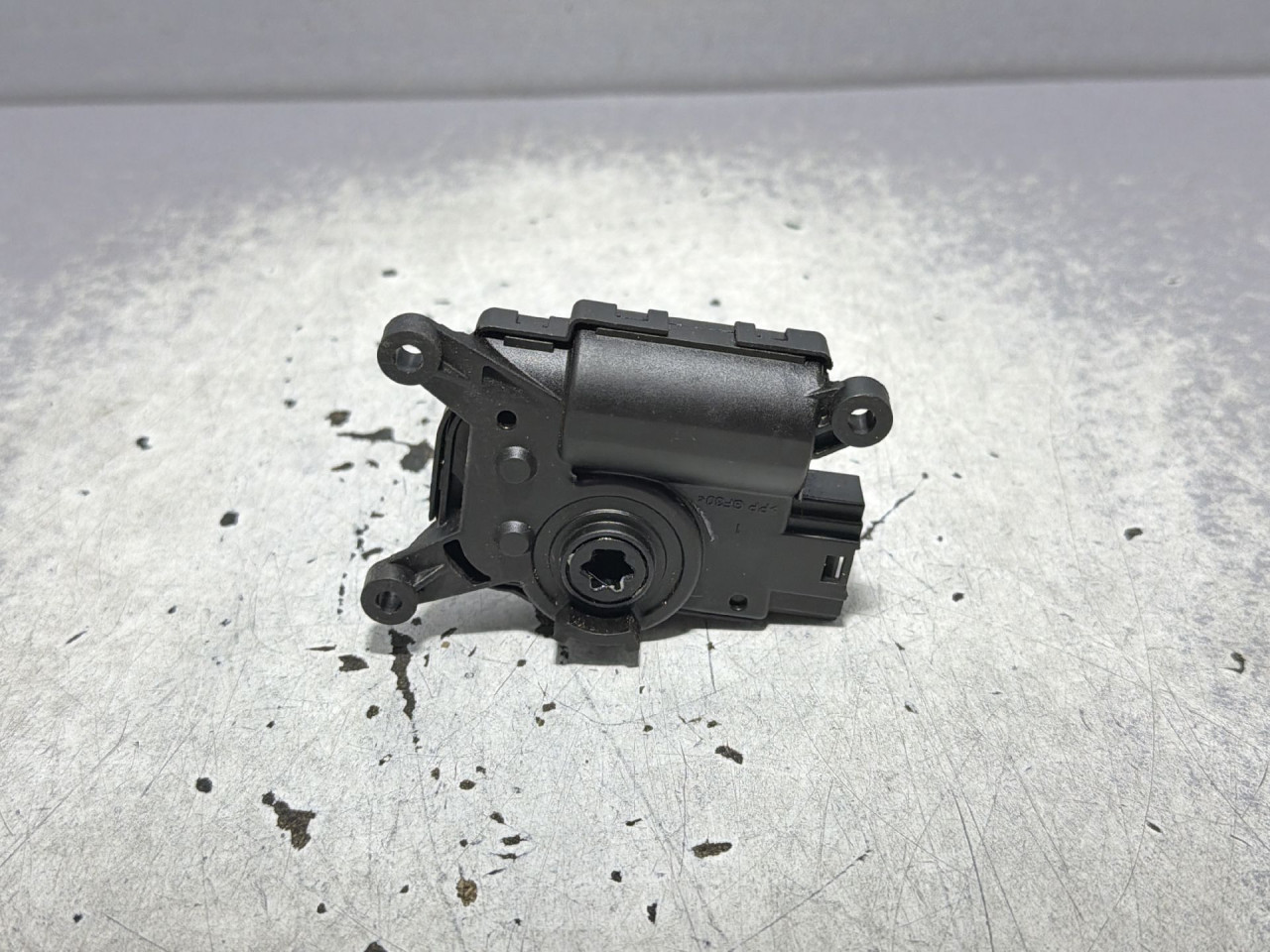 DIJELOVI MOTORIC KLAPNE SKODA KAROQ > 17- 2Q0907511F