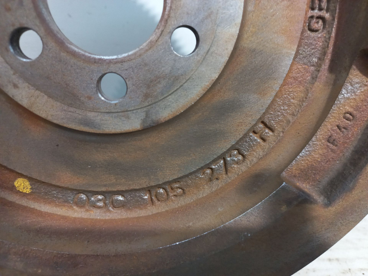 DIJELOVI ZAMAJAC VW PASSAT B6 > 05-10 03C105273H