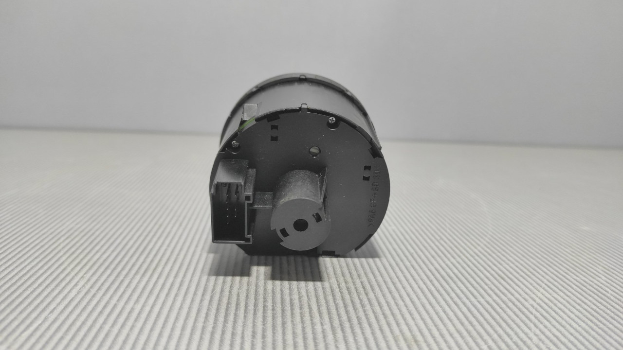 PREKIDACI SVJETLA VW GOLF 5 > 03-08 1K0941431B