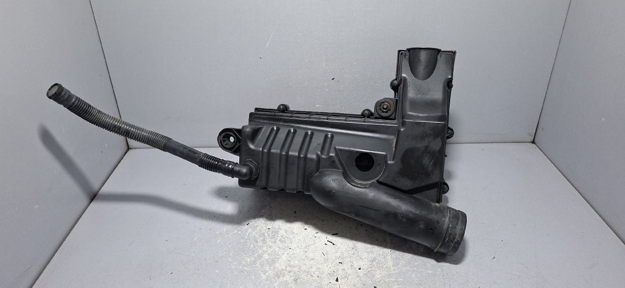 DIJELOVI KUCISTE FILTERA ZRAKA VW GOLF 6 > 08-12 1.6 3C0129607BD