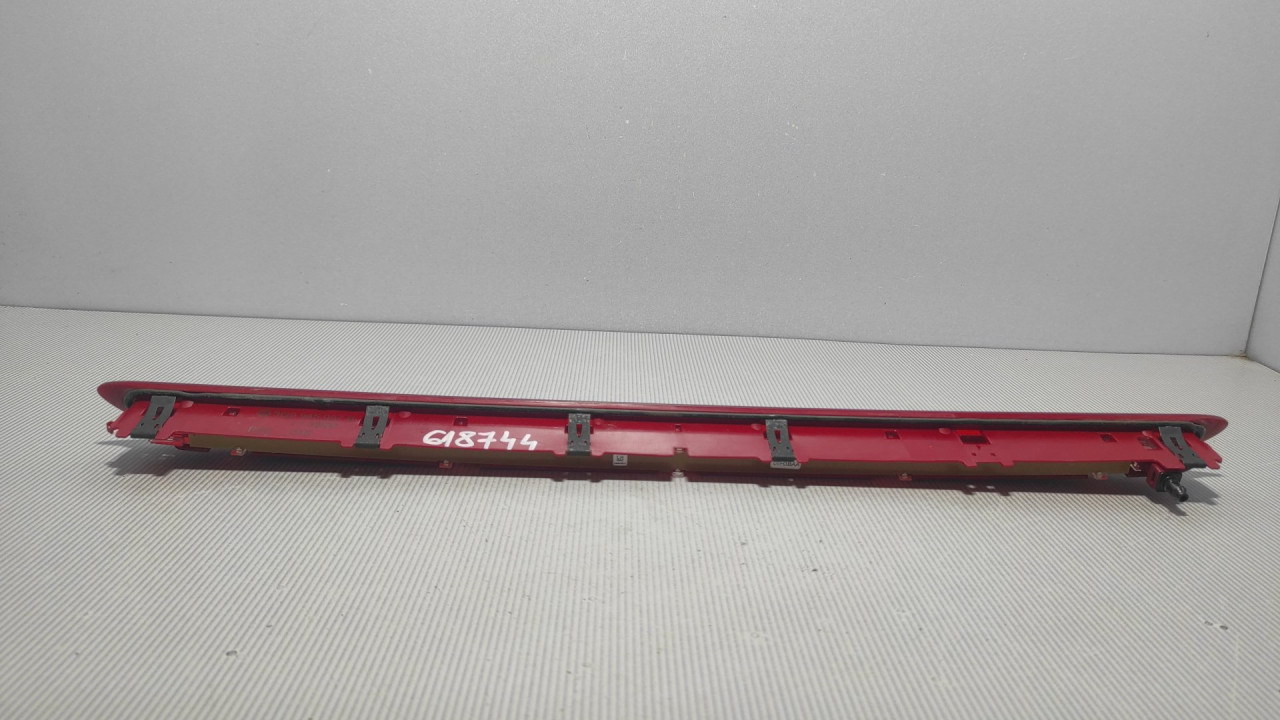 TRECE STOP SVJETLO VW PASSAT B7 > 10-14 3G9945087E