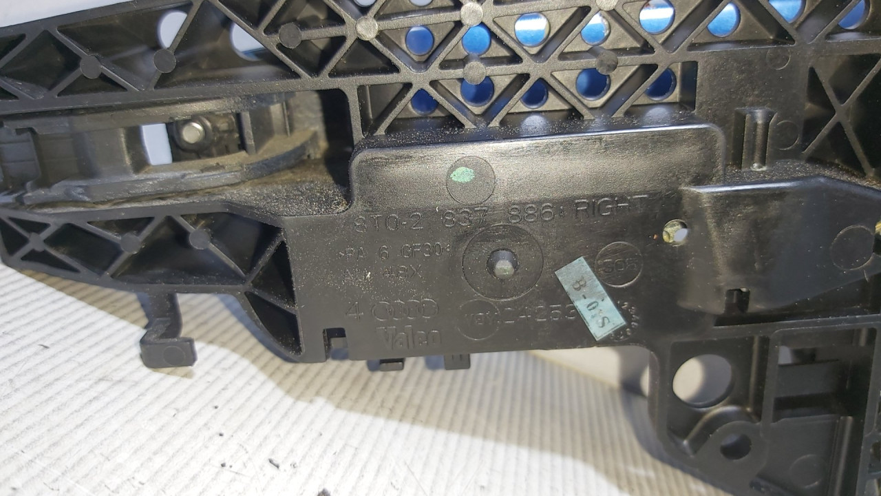 RUCKA VRATA AUDI A4 (B8) > 07-11 8T0837886