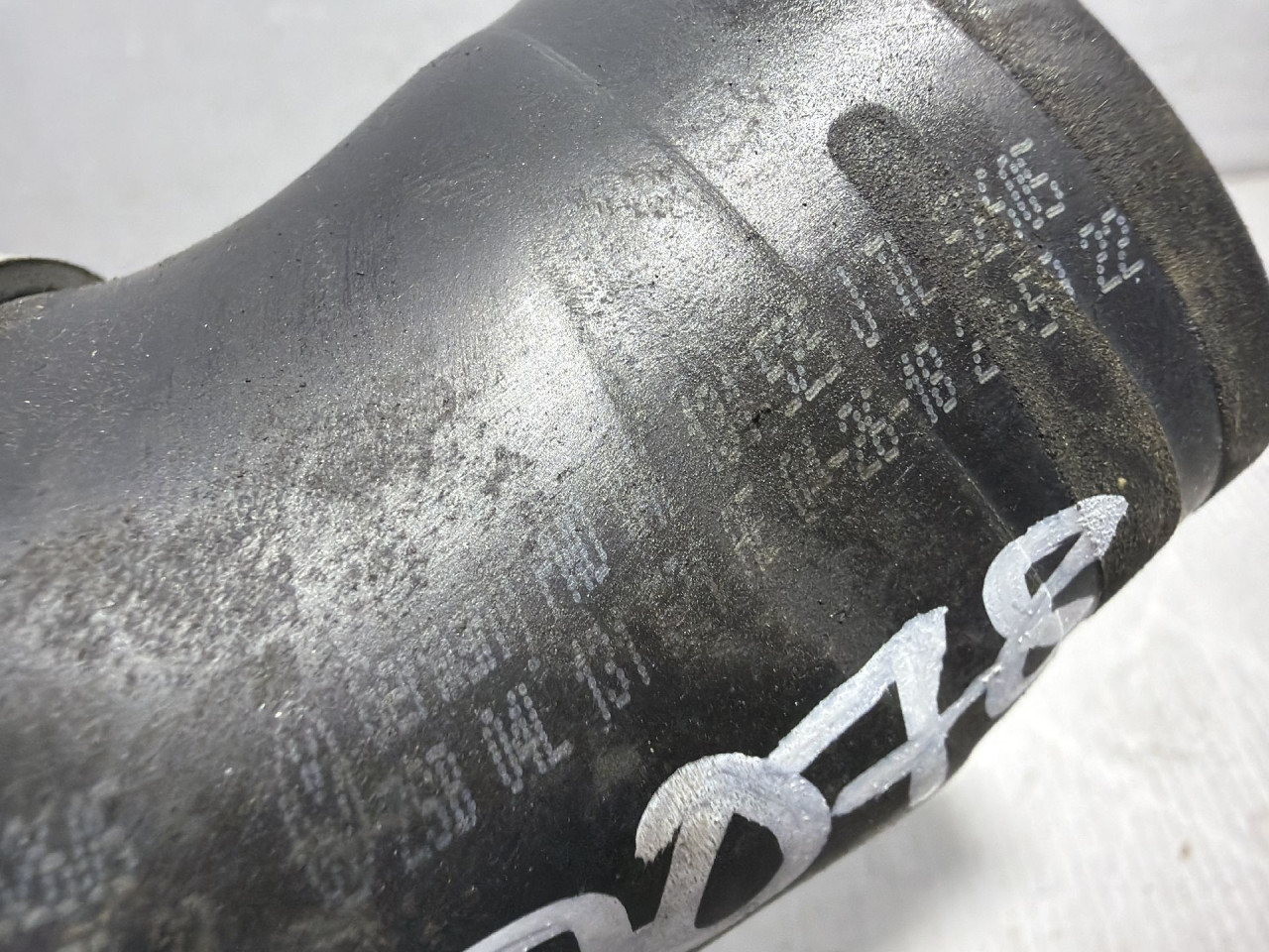 DIJELOVI CRIJEVO VW PASSAT B8 > 14-19 2.0 04L131525J
