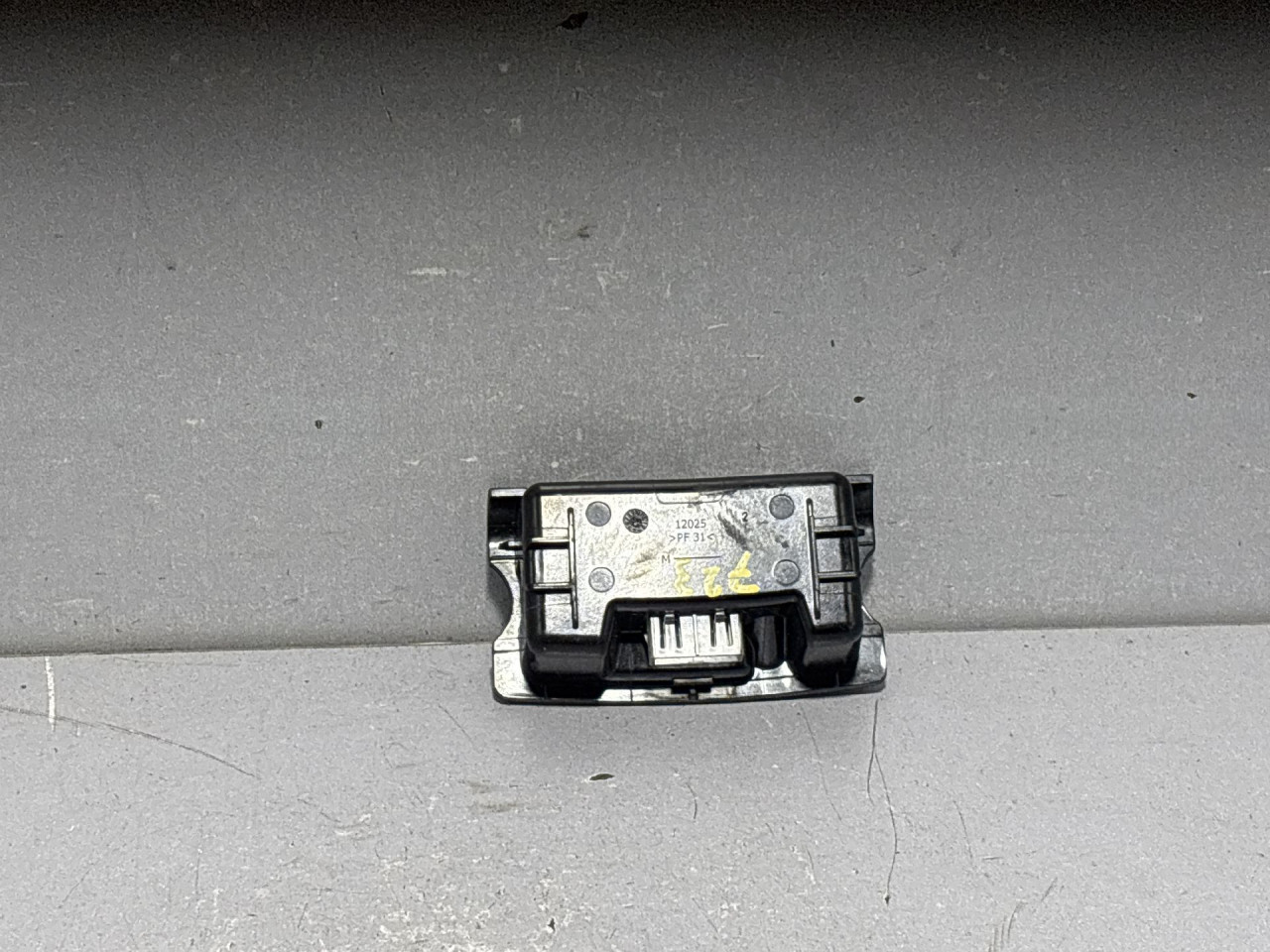 PEPELJARA BMW SERIJA 5 (F10/F11) M-TECH > 10-13