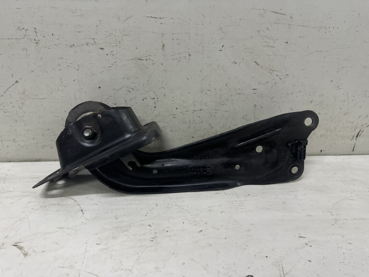 DIJELOVI LAFETA SKODA SUPERB > 15-19 5Q0505226C