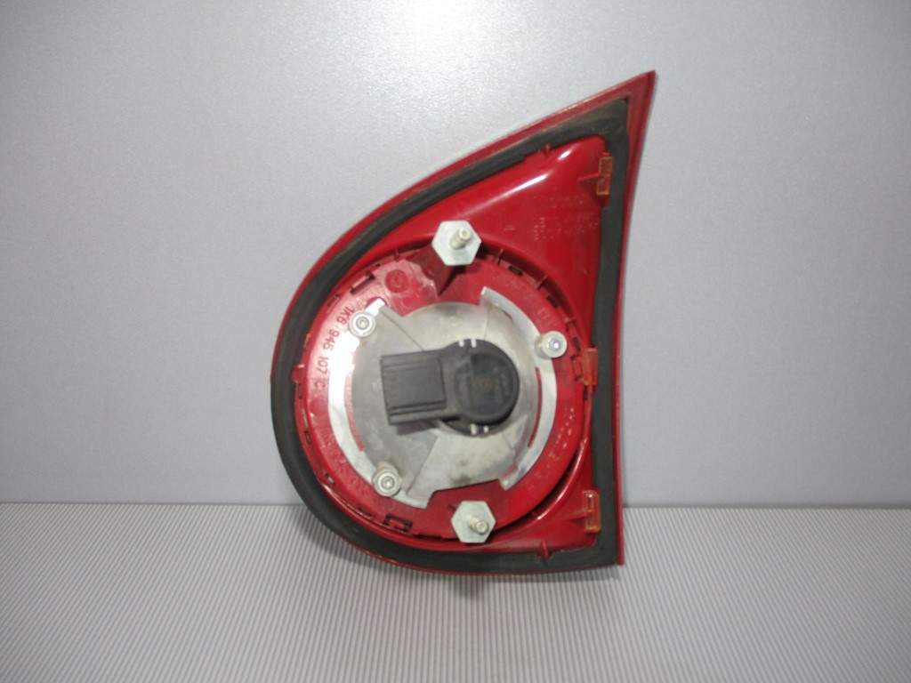 STOP SVJETLO VW GOLF 5 > 03-08 VW036015 1K6945093E