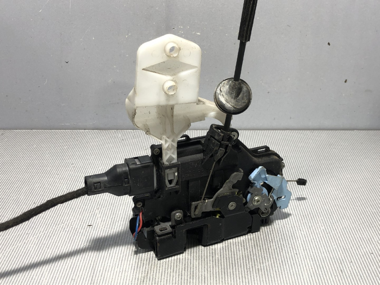 DIJELOVI BRAVA VRATA VW CADDY > 10-15 3D1837016AR