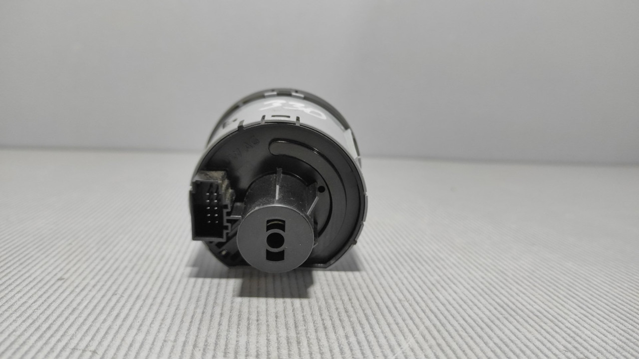 PREKIDACI SVJETLA SKODA FABIA > 14- 5E0941431D