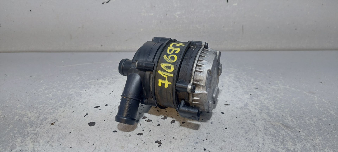 POMOCNA PUMPA VODE VW PASSAT B8 > 14- 04L965567A