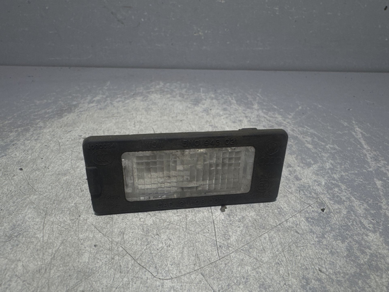 RASVJETA TABLICA VW TOUAREG > 11-14 5N0943021