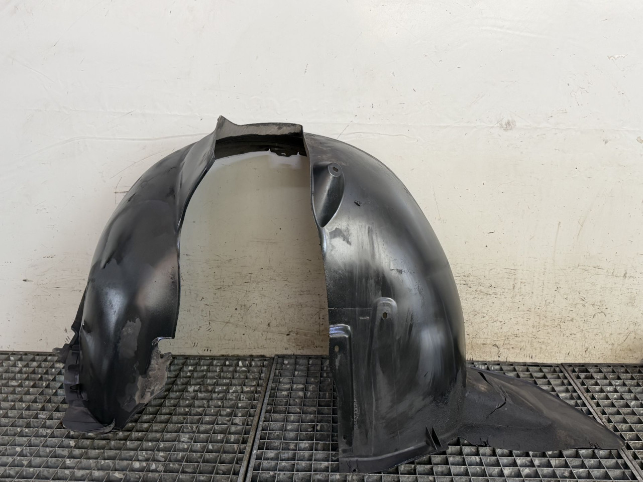 DIJELOVI UNUTRASNJI BLATOBRAN VW SHARAN > 10- 2.0 7N0805911A