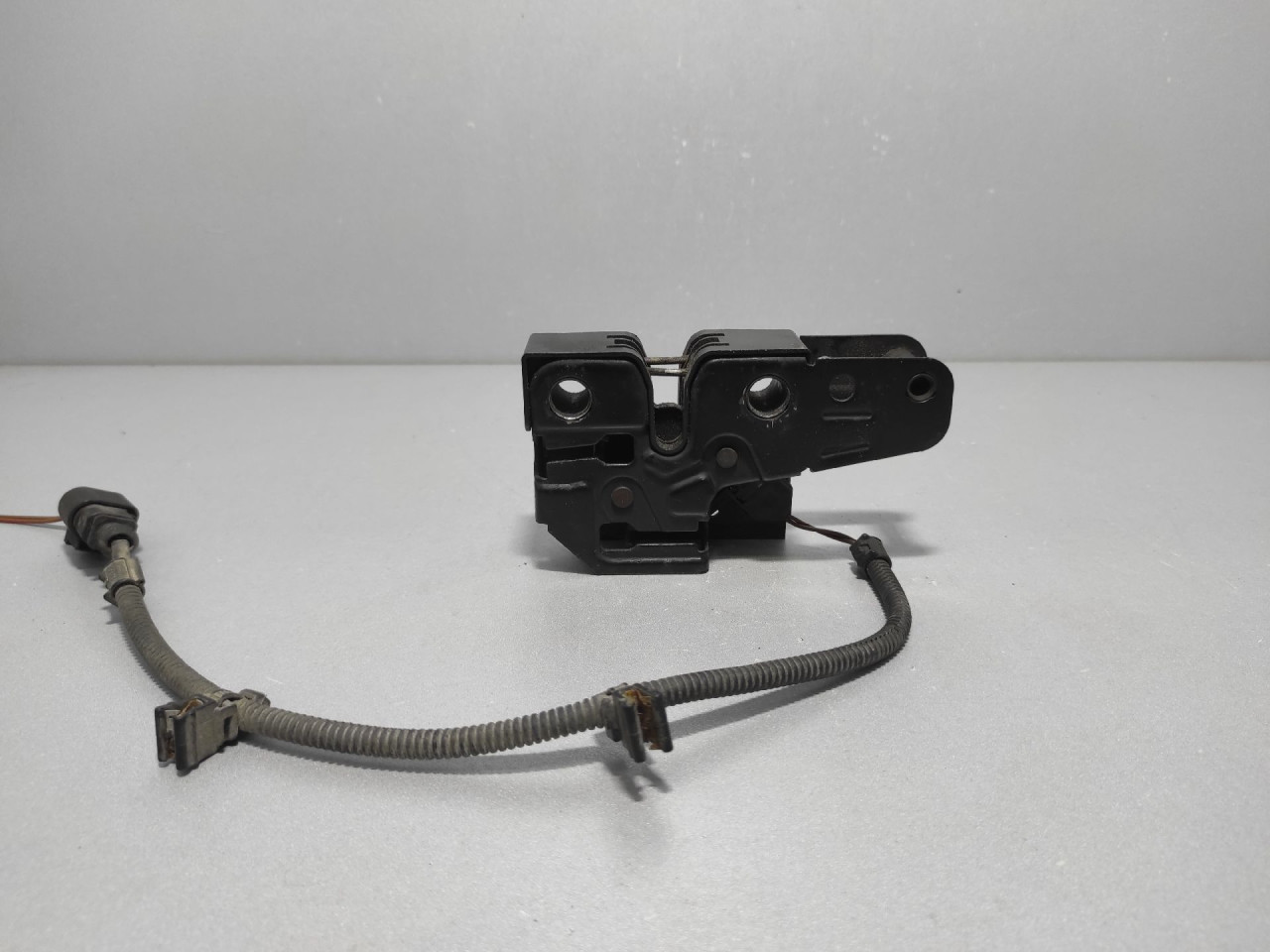 DIJELOVI BRAVA HAUBE VW CADDY > 03-10 1T0823509D