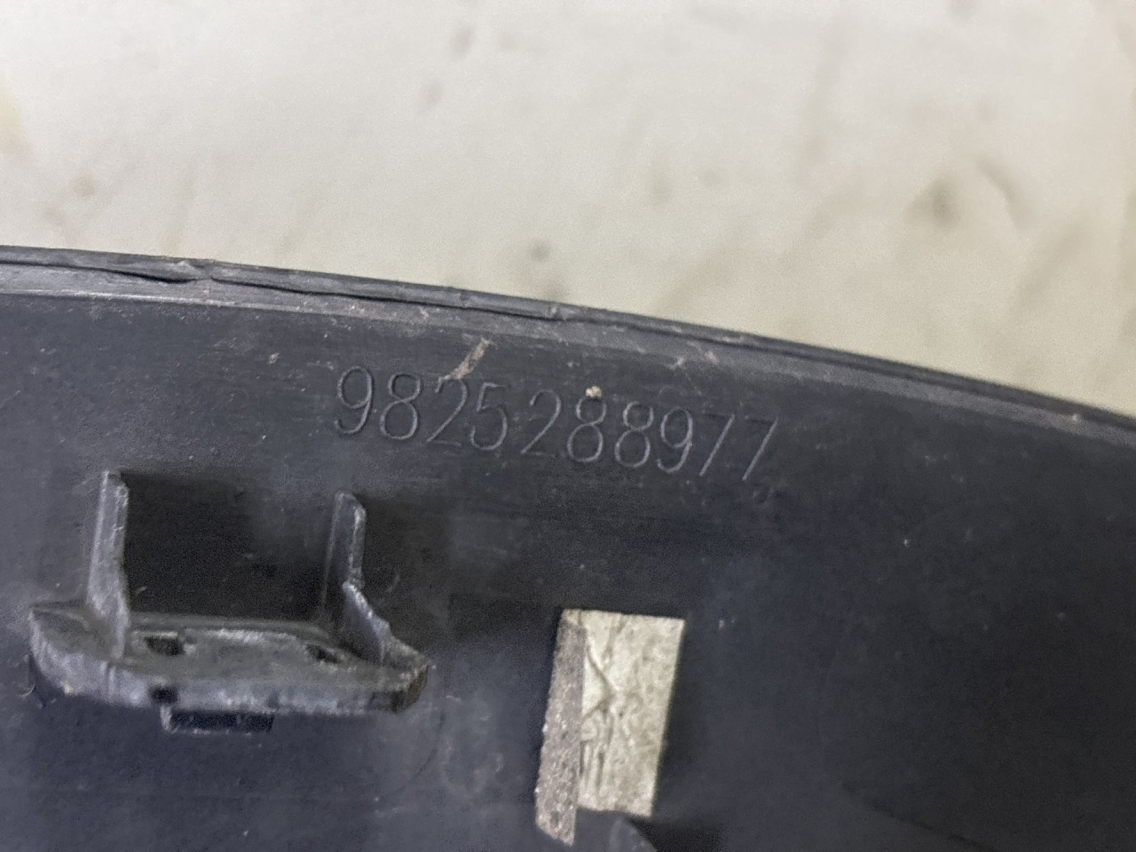 RUB BLATOBRANA PEUGEOT 3008 > 16-20 9825288977