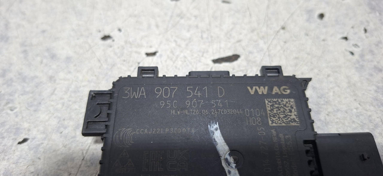 DIJELOVI RADAR SENZOR SKODA SUPERB > 19- 3WA907541D