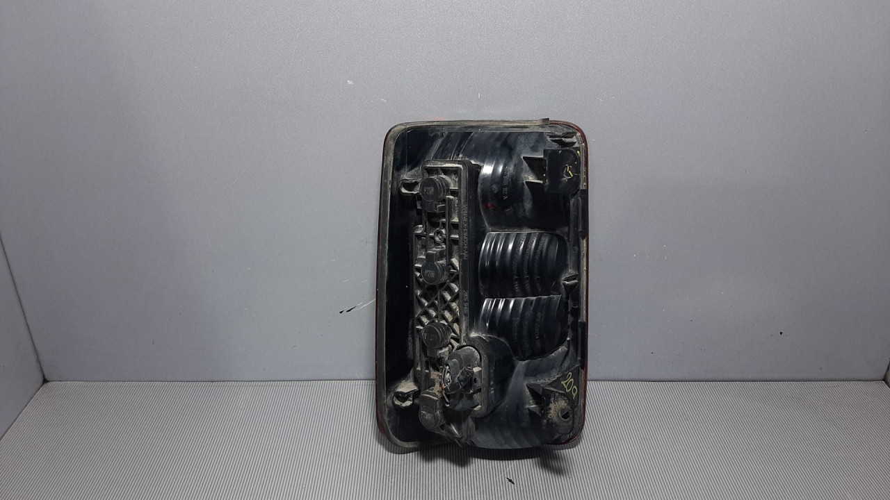 DIJELOVI STOP SVJETLO VW CADDY > 10-15 2K0945112A