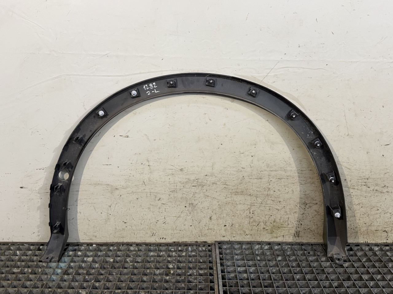 DIJELOVI RUB BLATOBRANA VW TIGUAN > 20- 2.0 571853817