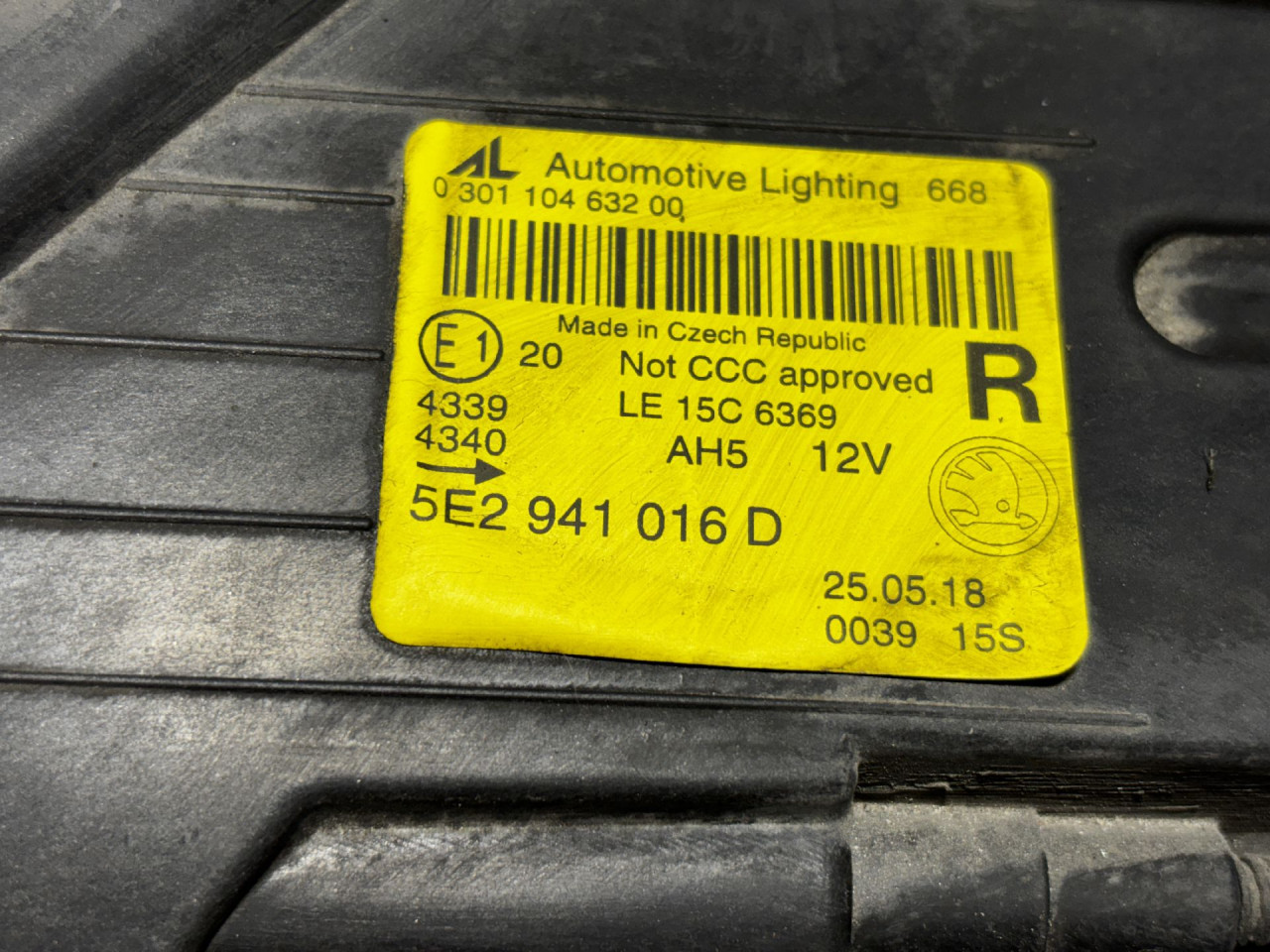 DIJELOVI FAR SKODA OCTAVIA > 17-19 5E2941016D