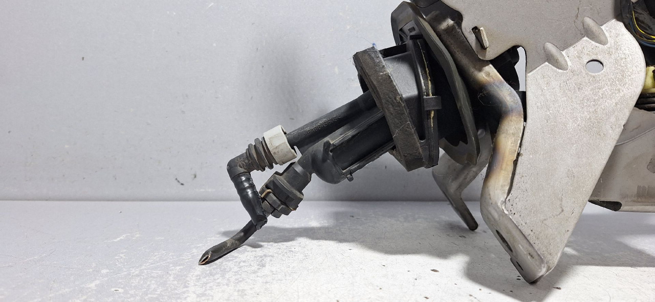 DIJELOVI POTPEDALNI CILINDAR FORD KUGA > 08-12