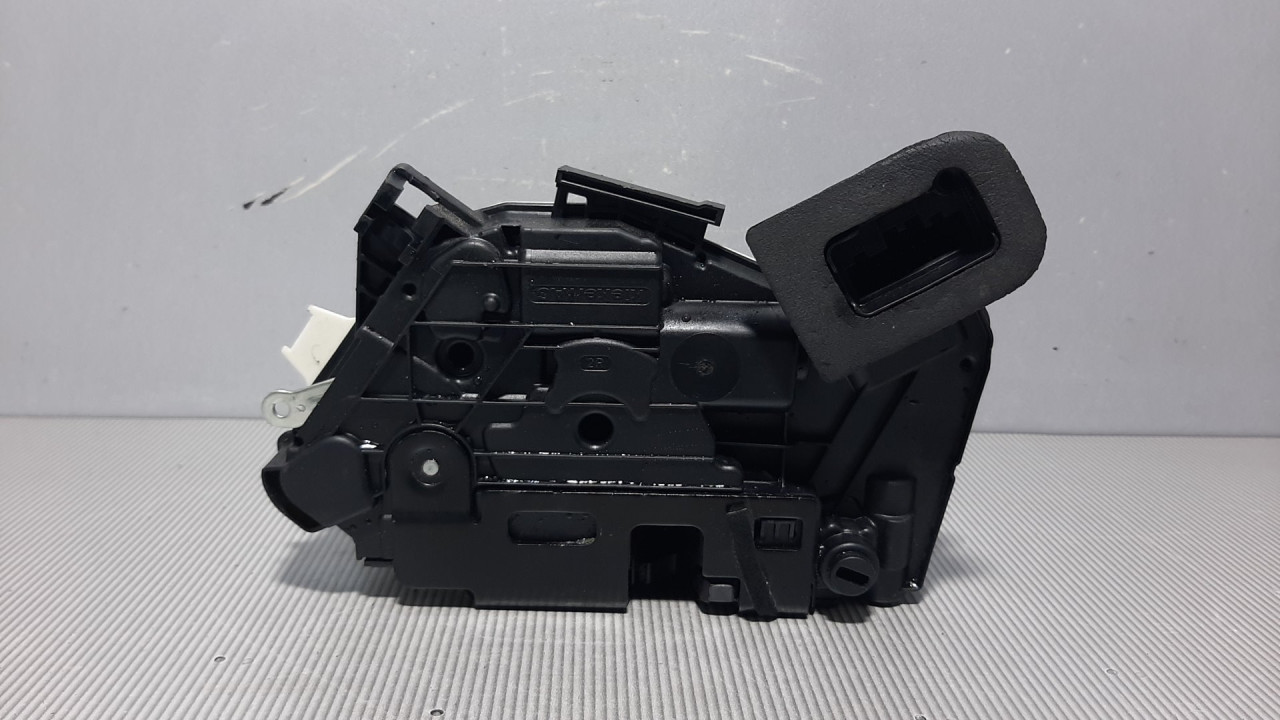DIJELOVI BRAVA VRATA VW POLO > 09-14 5K4839016F