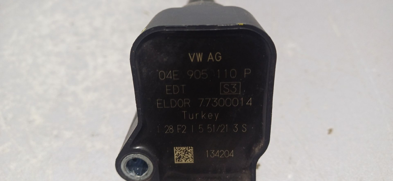 DIJELOVI BOMBINA AUDI A3 (8Y) > 20 -  04E905110P