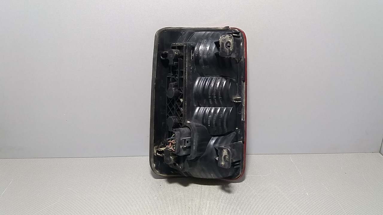 DIJELOVI STOP SVJETLO VW CADDY > 10-15 2K0945112C