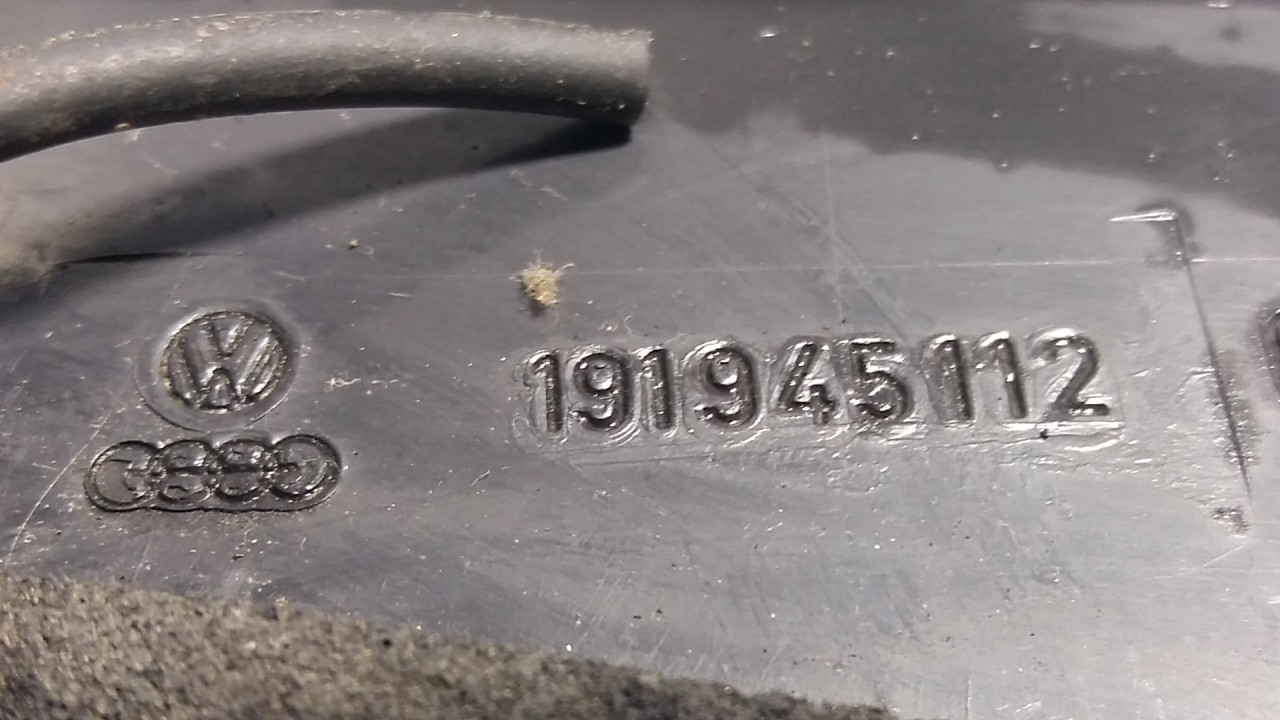 DIJELOVI STOP SVJETLO VW GOLF 2 > 83-89 191945112