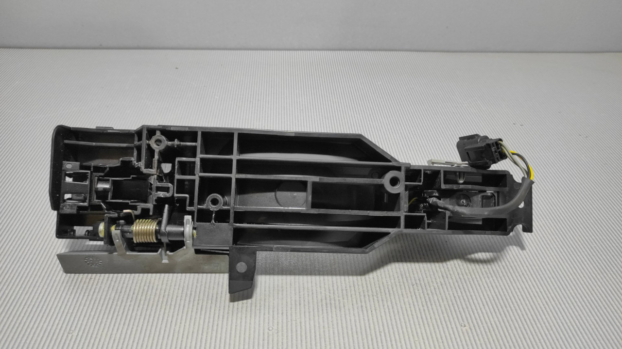 RUCKA VRATA NISSAN QASHQAI > 14-17 8061021133