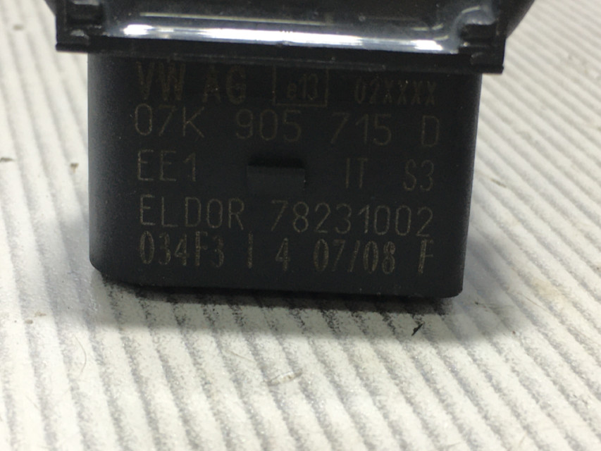 DIJELOVI BOMBINA AUDI A4 (B7) > 04-07 2.0 07K905715D