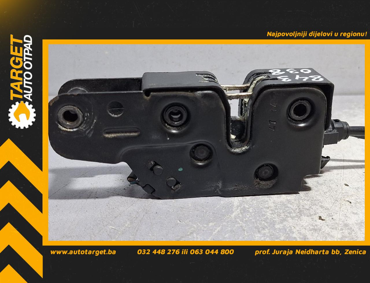DIJELOVI BRAVA HAUBE AUDI A4 (B8) > 12-15 2.0 8K0823509F