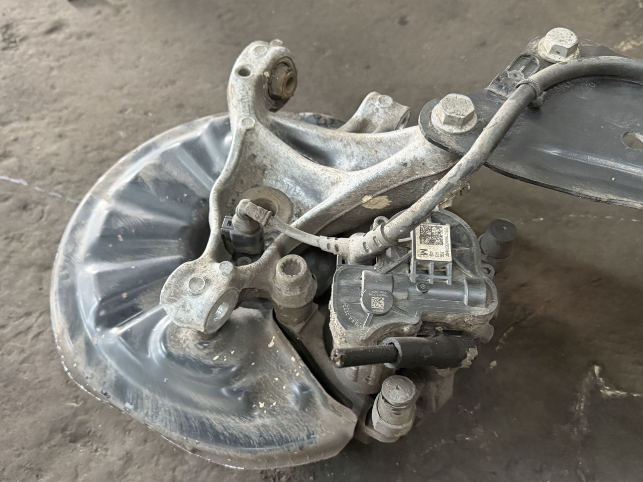 DIJELOVI GLAVCINA SKODA SUPERB > 15-19 1.6 3Q0505434H