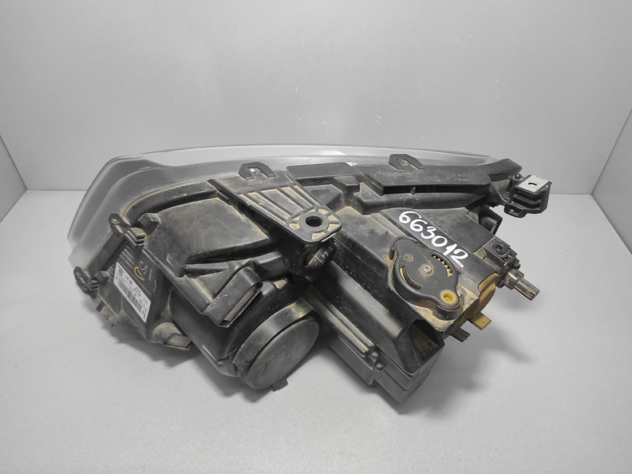 DIJELOVI FAR VW AMAROK > 16-18 2H3941006
