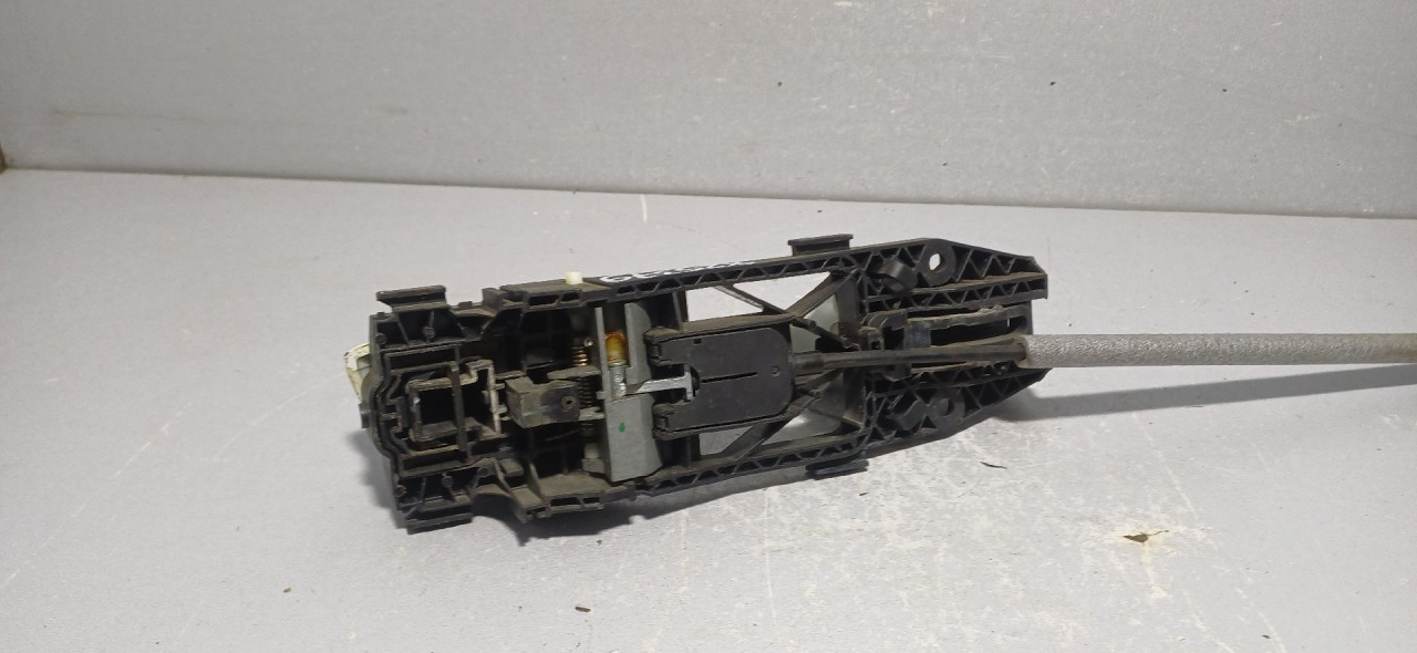 DIJELOVI RUCKA VRATA VW SHARAN > 10- 5L0837885C