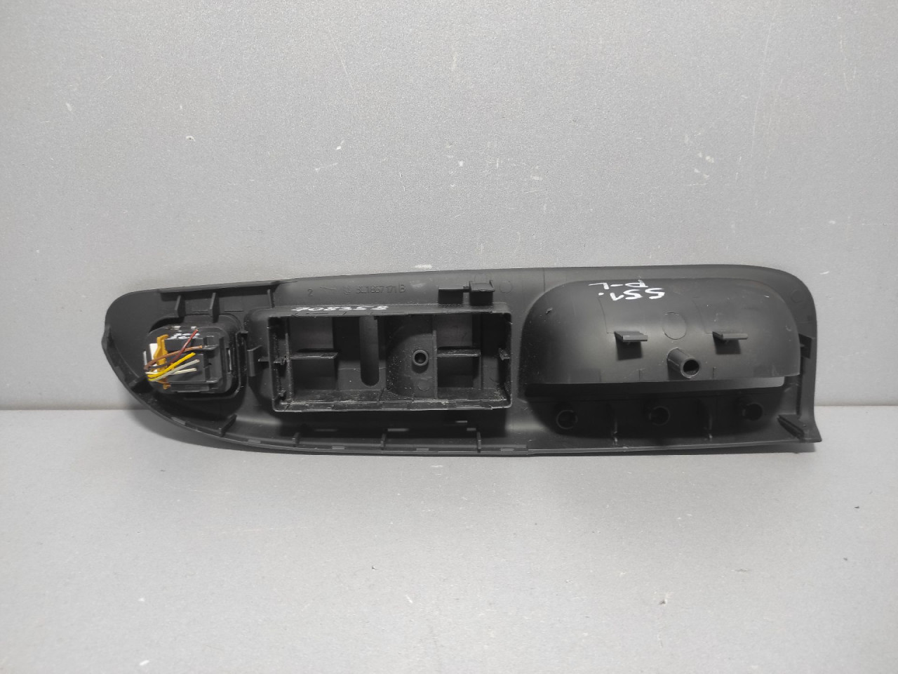 DIJELOVI PLASTIKA VW PASSAT B6 > 05-10 3C1867171B