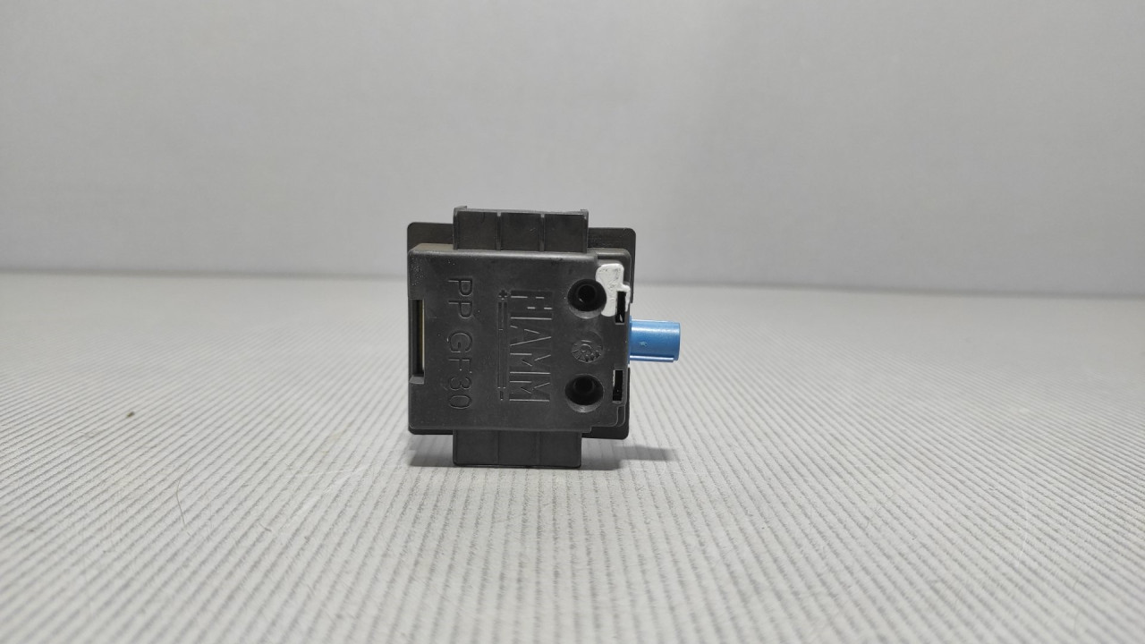 DIJELOVI ANTENA PEUGEOT 3008 > 13-16 9815467480