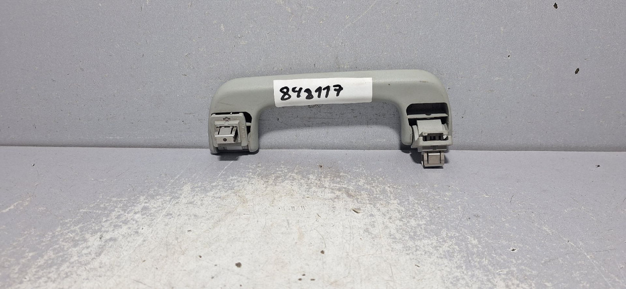 DIJELOVI KROVNA RUCKA AUDI A4 (B9) > 15-18 8R0857607H