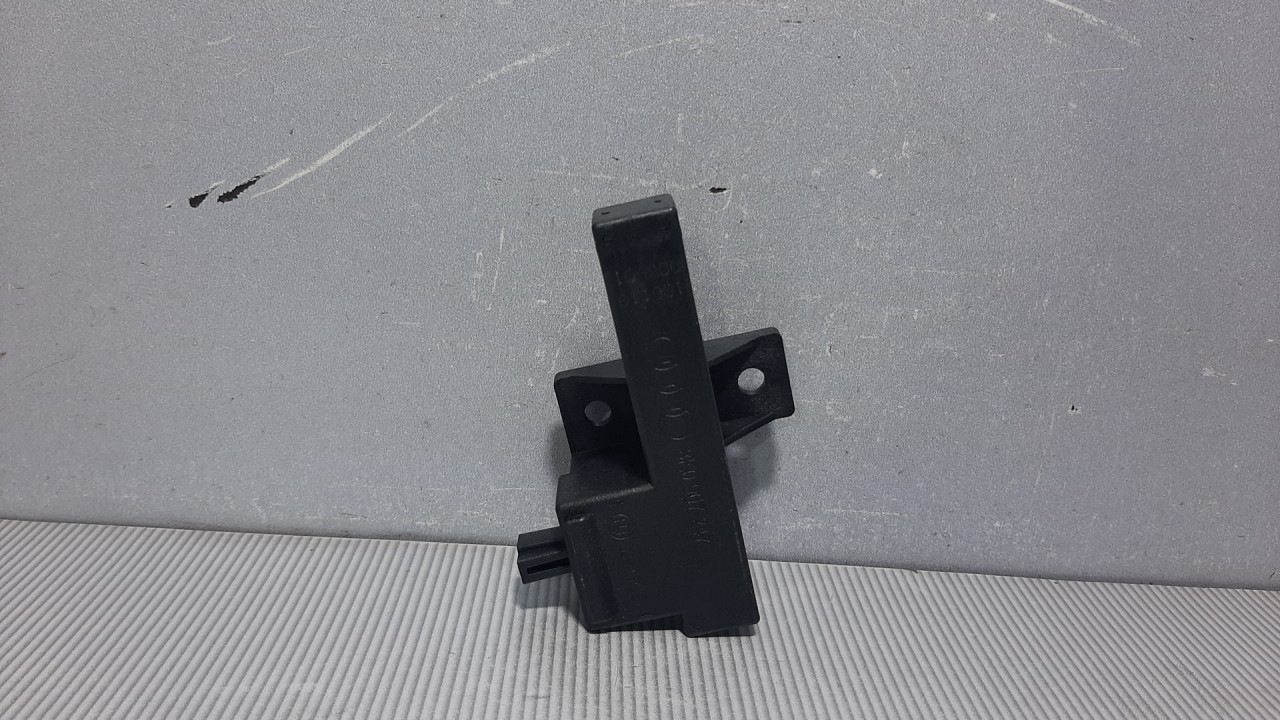 DIJELOVI ANTENA VW TOUAREG > 11-14 8K0907247