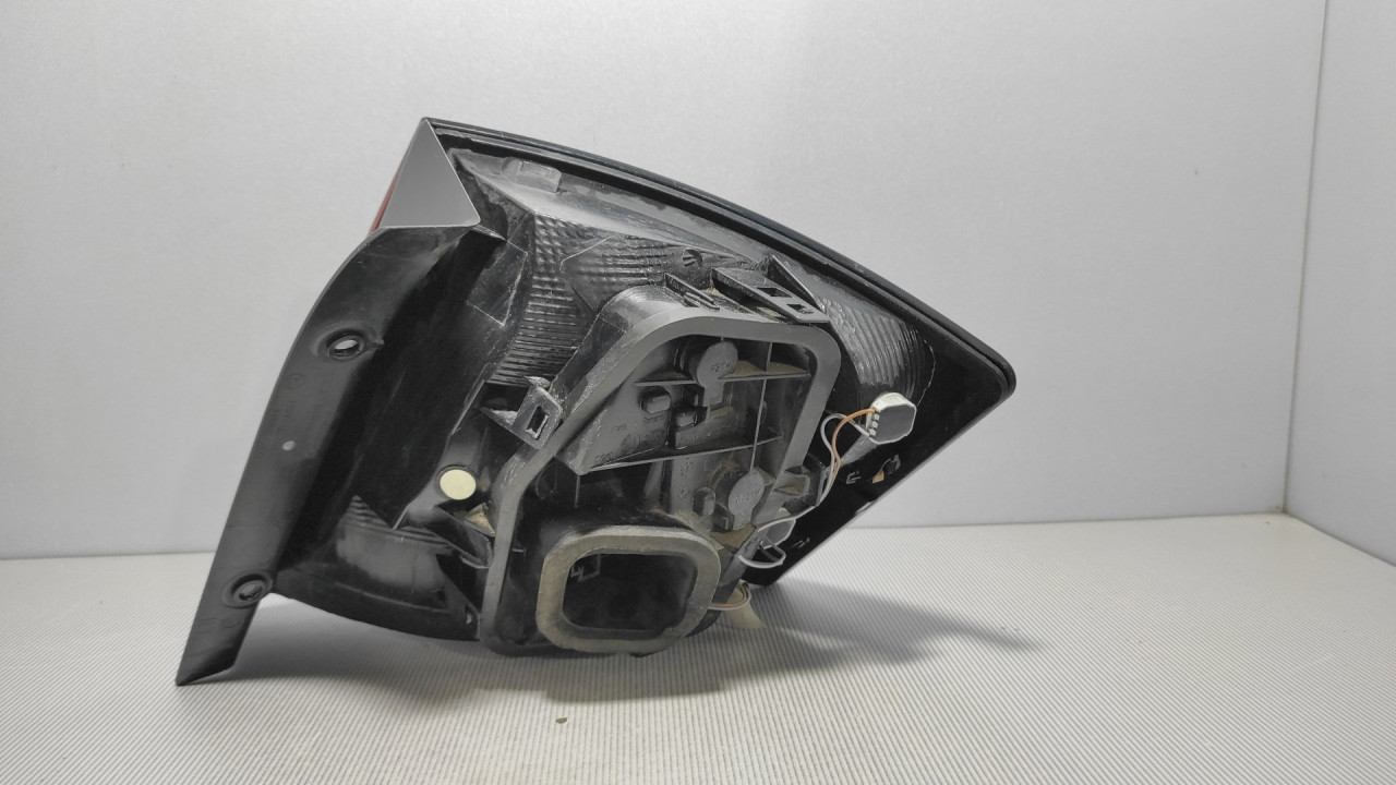 DIJELOVI STOP SVJETLO SKODA FABIA > 14- 6V6945095