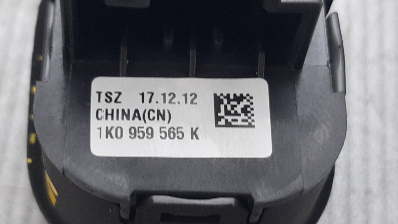 DIJELOVI PREKIDAC VW PASSAT B7 > 10-14 1K0959565K