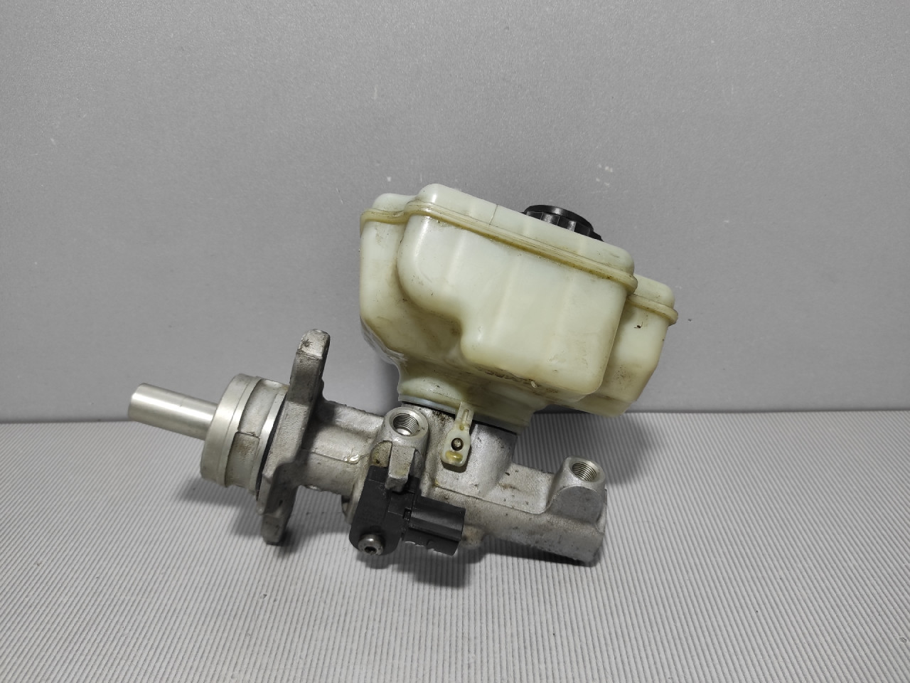 GLAVNI KOCIONI CILINDAR VW GOLF 5 > 03-08 1K1514019F
