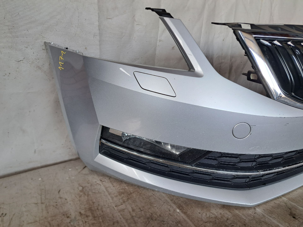 DIJELOVI BRANIK SKODA OCTAVIA > 17-19